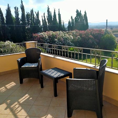 Apartamento Il Giardino Delle Rose A Olmedo Exterior foto