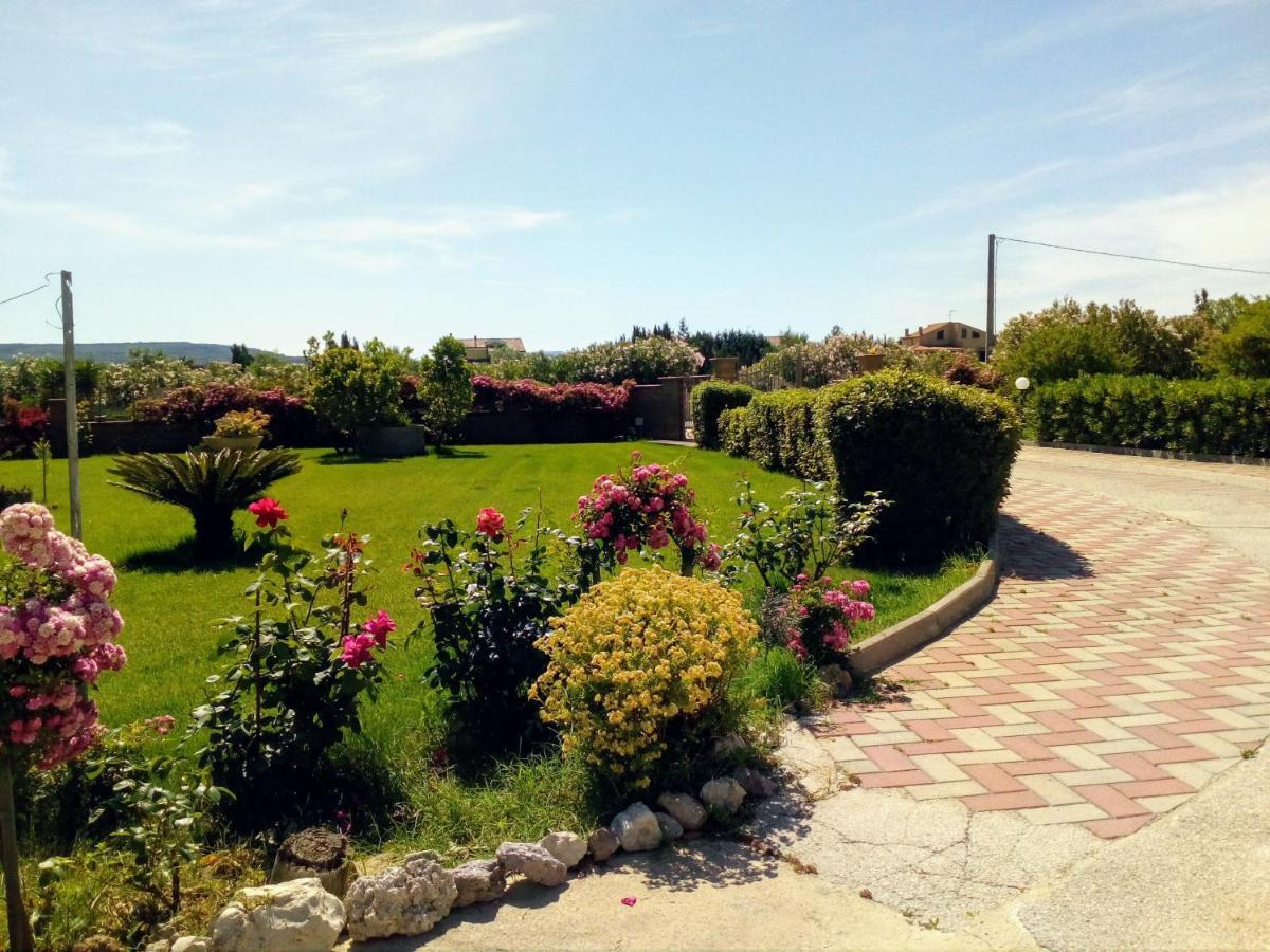 Apartamento Il Giardino Delle Rose A Olmedo Exterior foto