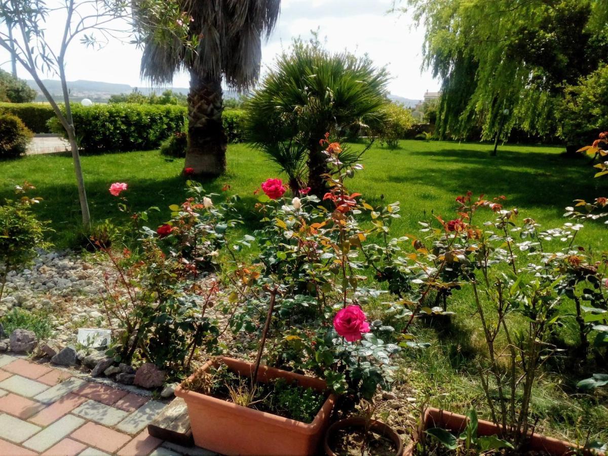 Apartamento Il Giardino Delle Rose A Olmedo Exterior foto