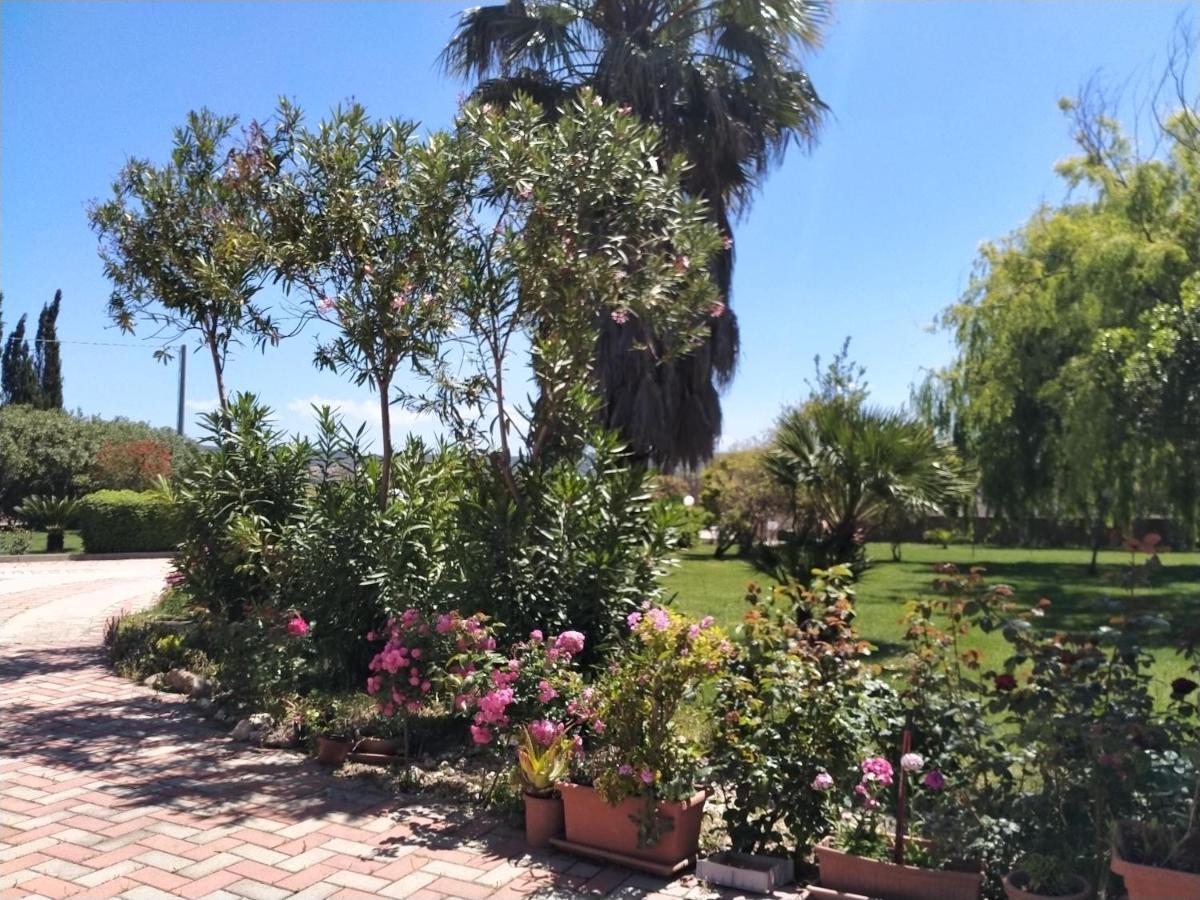 Apartamento Il Giardino Delle Rose A Olmedo Exterior foto