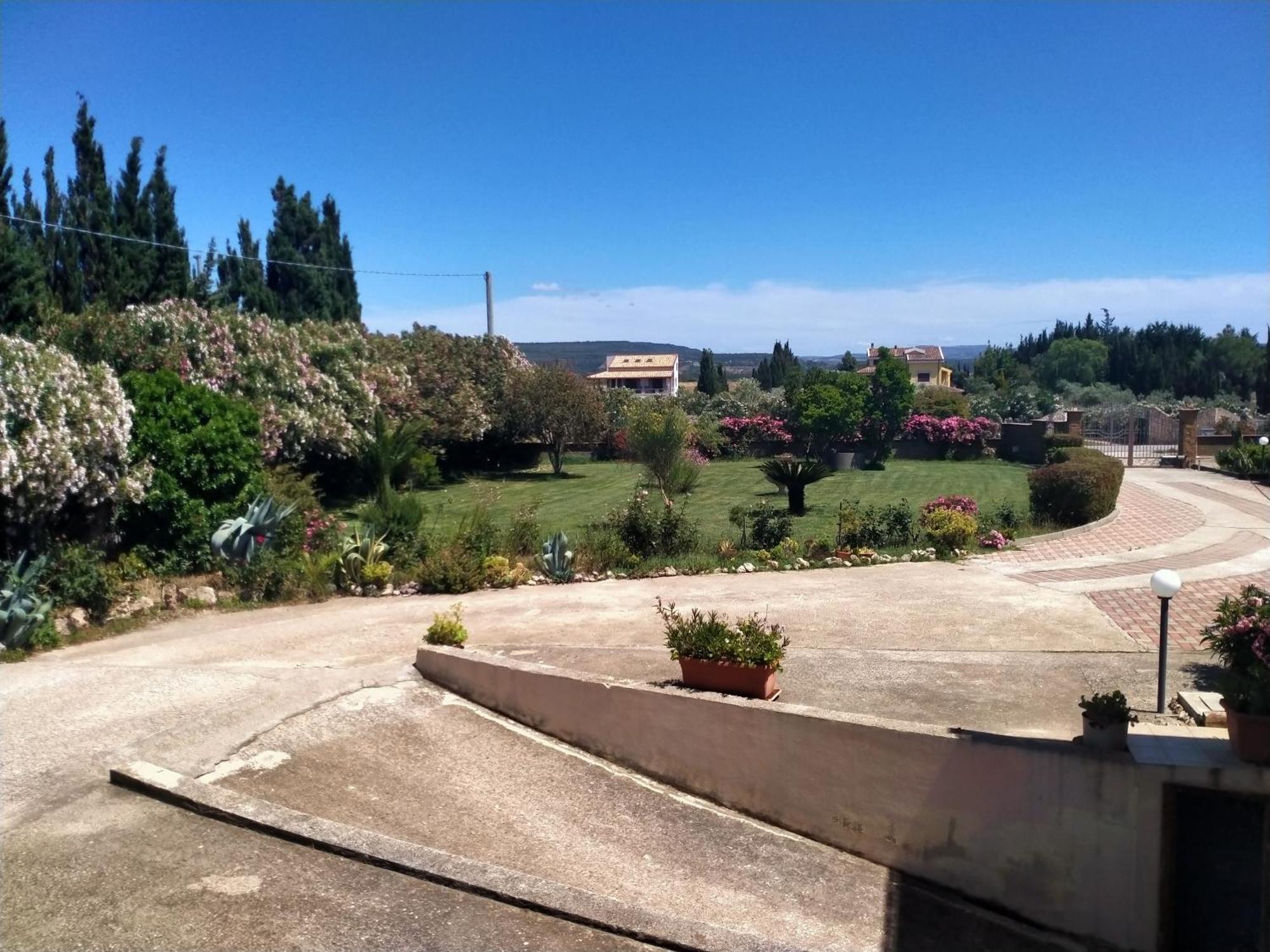 Apartamento Il Giardino Delle Rose A Olmedo Exterior foto