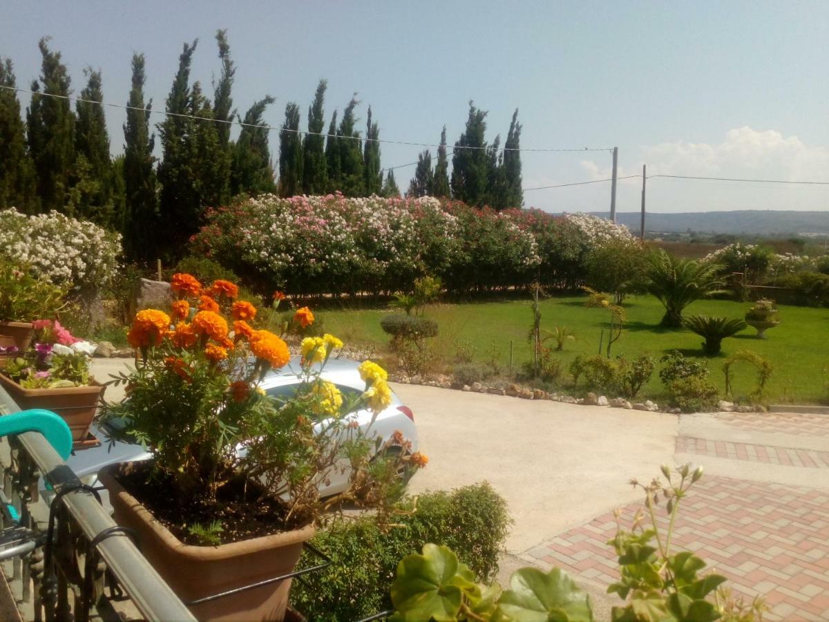 Apartamento Il Giardino Delle Rose A Olmedo Exterior foto